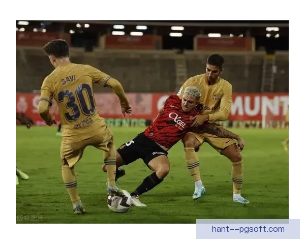 巴塞罗那训练场测试全新进攻渗透战术 强化攻防转换与突破能力