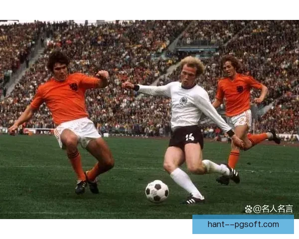 斯内德正式入选荷兰足球名人堂 见证传奇球员辉煌历程